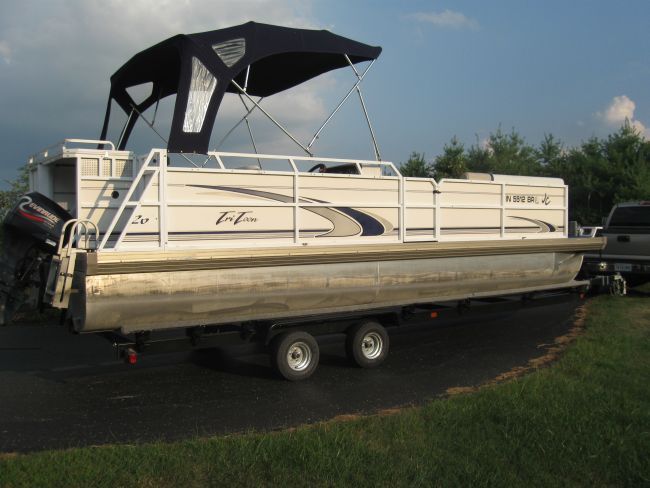 JC Manufacturing Tri Toon 26.6 2000 for sale for $16,500 - Boats-from