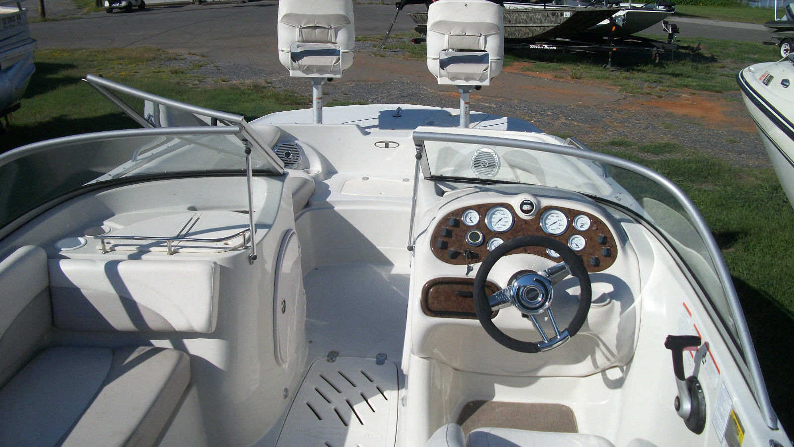 tahoe 216 2008 for sale for $1,000 - boats-from-usa.com