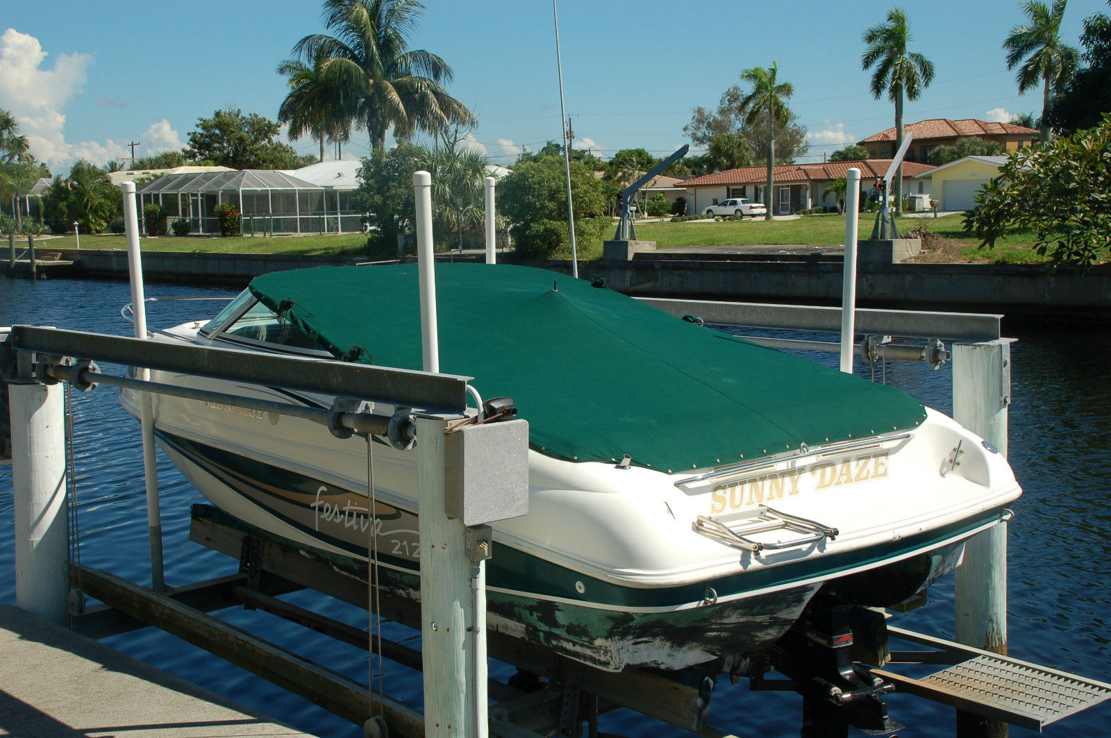 rinker festiva 212 cuddy cabin ***excellent condition