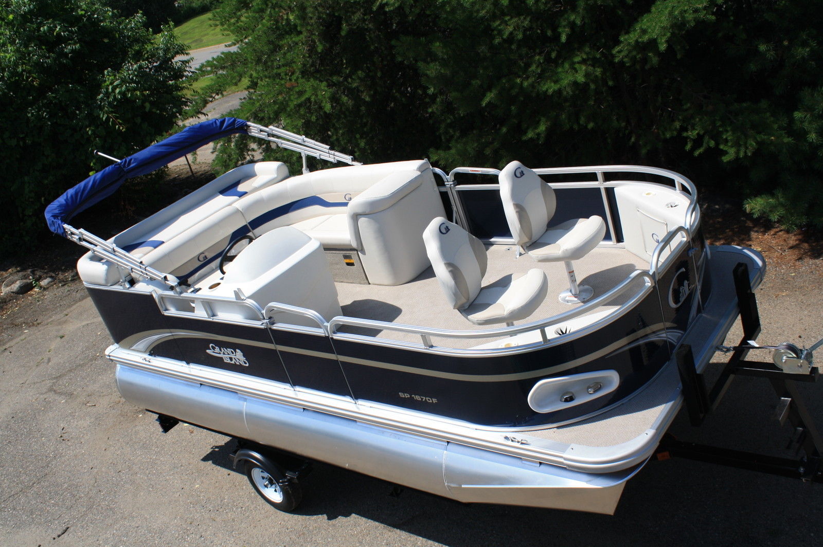 16 Ft Pontoon Boat With 25 Hp Four Stroke Mercury With 