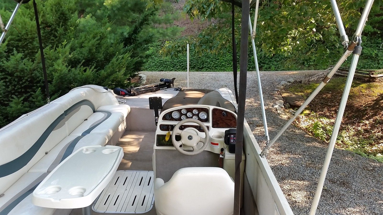 fisher freedom 2210 deck boat 2005 for sale for $7,500