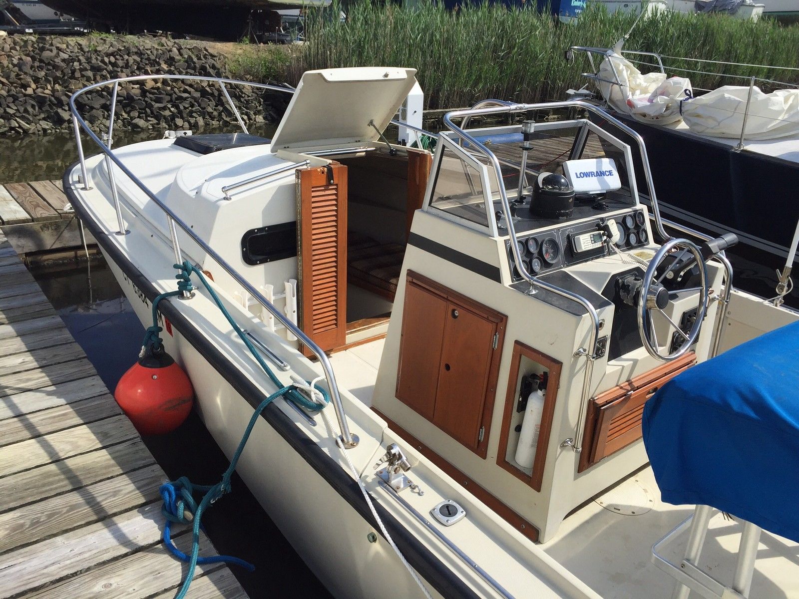 Boston Whaler 25 Outrage Cuddy 1989 For Sale For 15 995 Boats