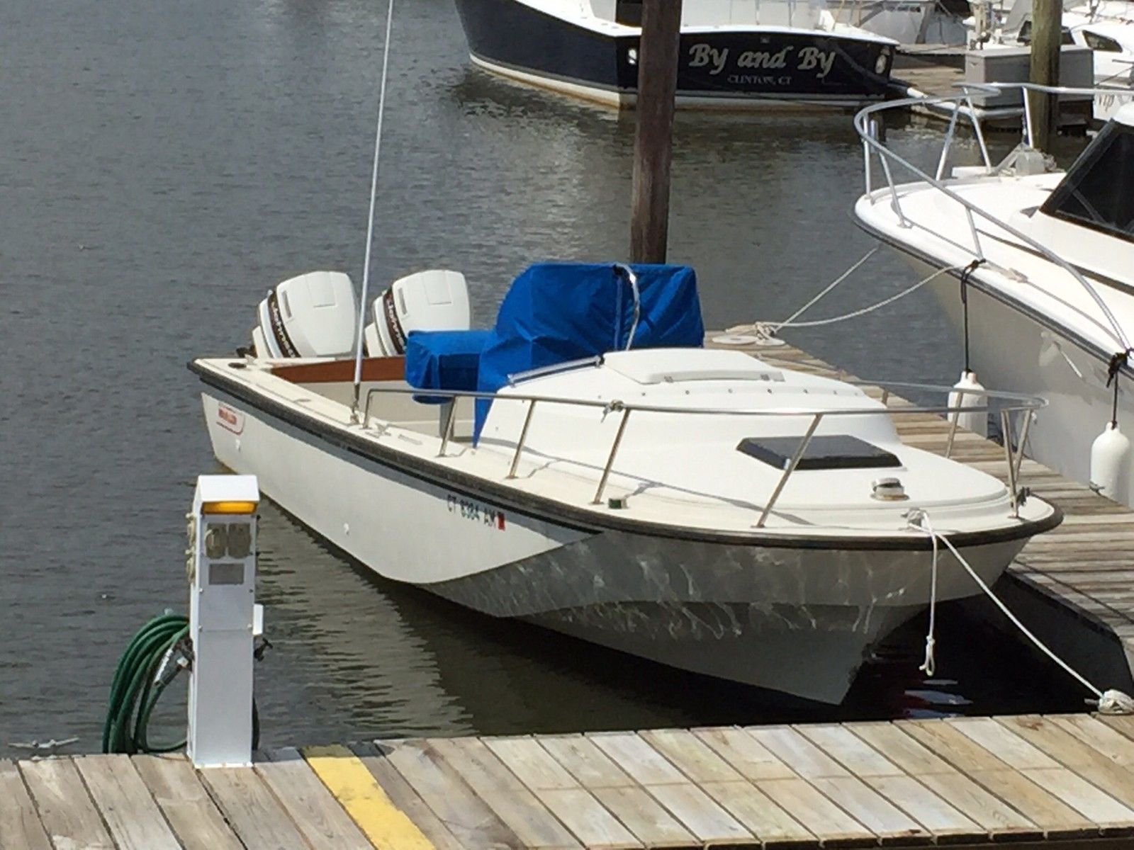 Boston Whaler 25 Outrage Cuddy 1989 For Sale For 14 995 Boats