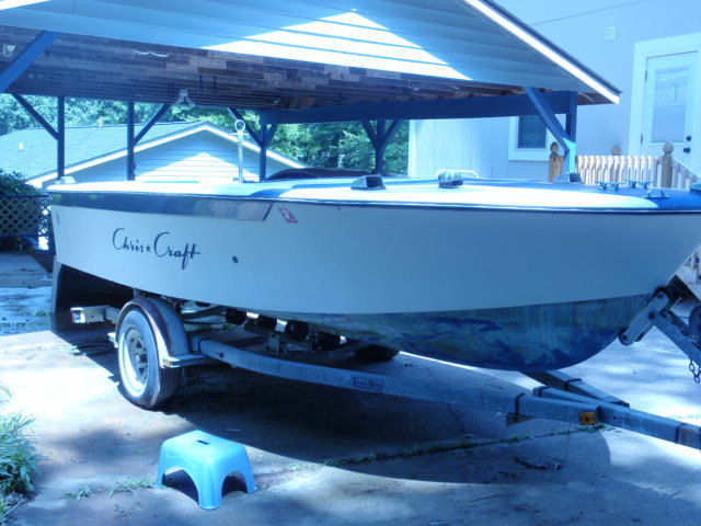 Chris Craft Ski Boat    1982 for sale for $100 - Boats-from 