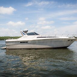 SEA RAY 390 EXPRESS CRUISER