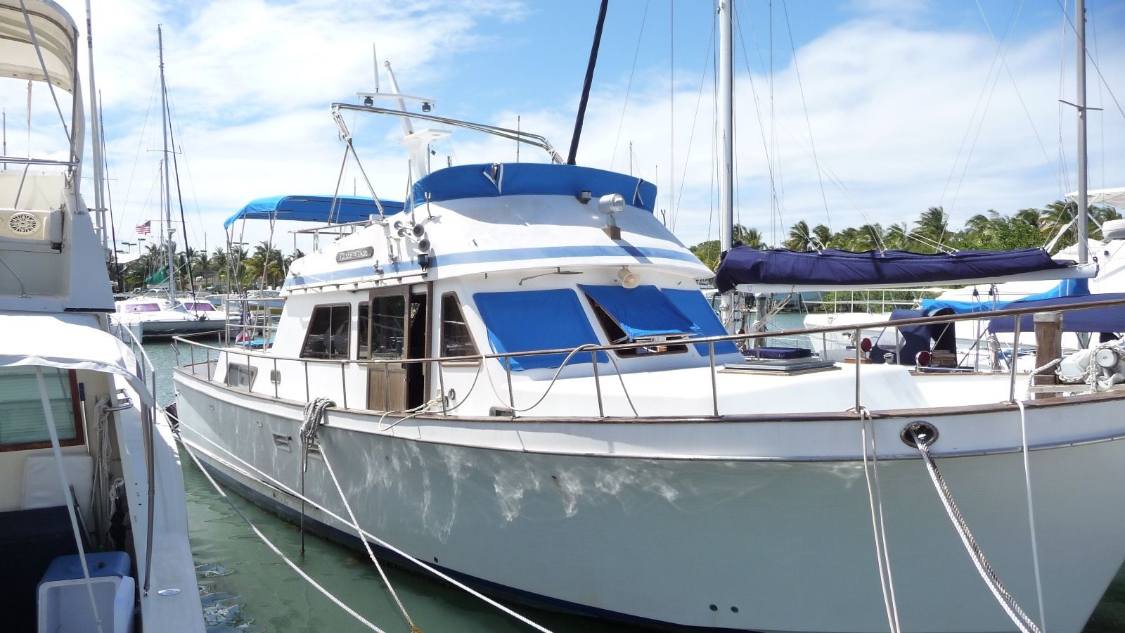 2 cabin yacht for sale