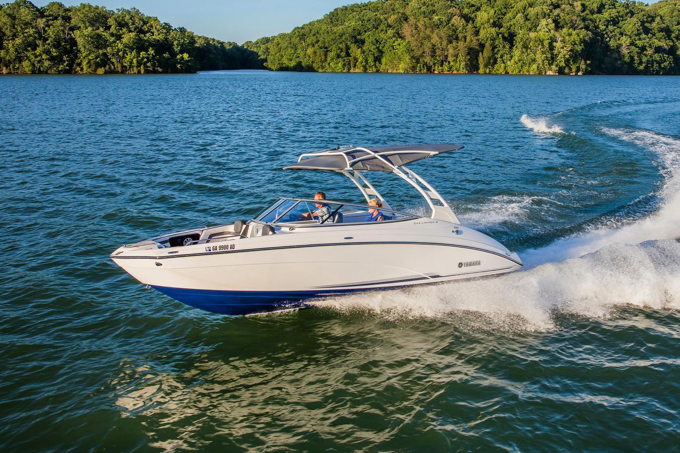 Yamaha 242 LIMITED S ESERIES 2017 for sale for 66,499 Boatsfrom