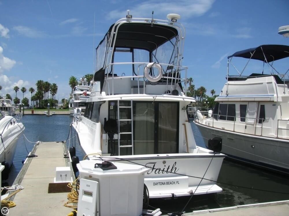 luhrs 3400 motor yacht