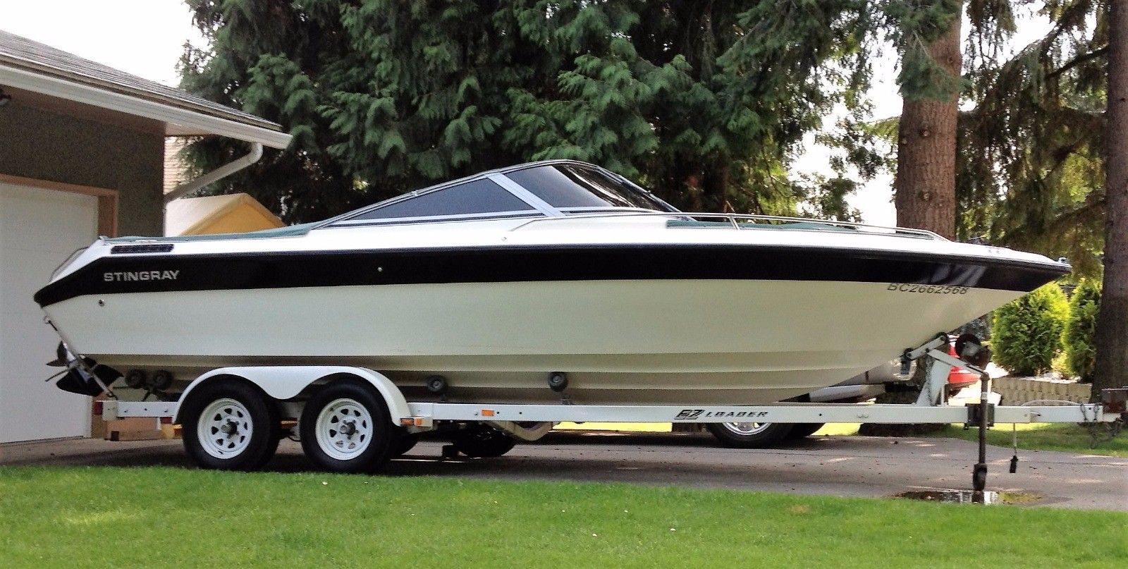 SeaRay 210 Bowrider With Tandem EZ Loader Trailer