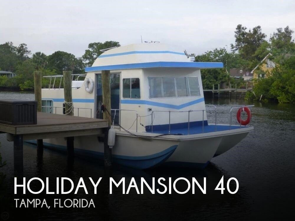 Holiday Mansion 40