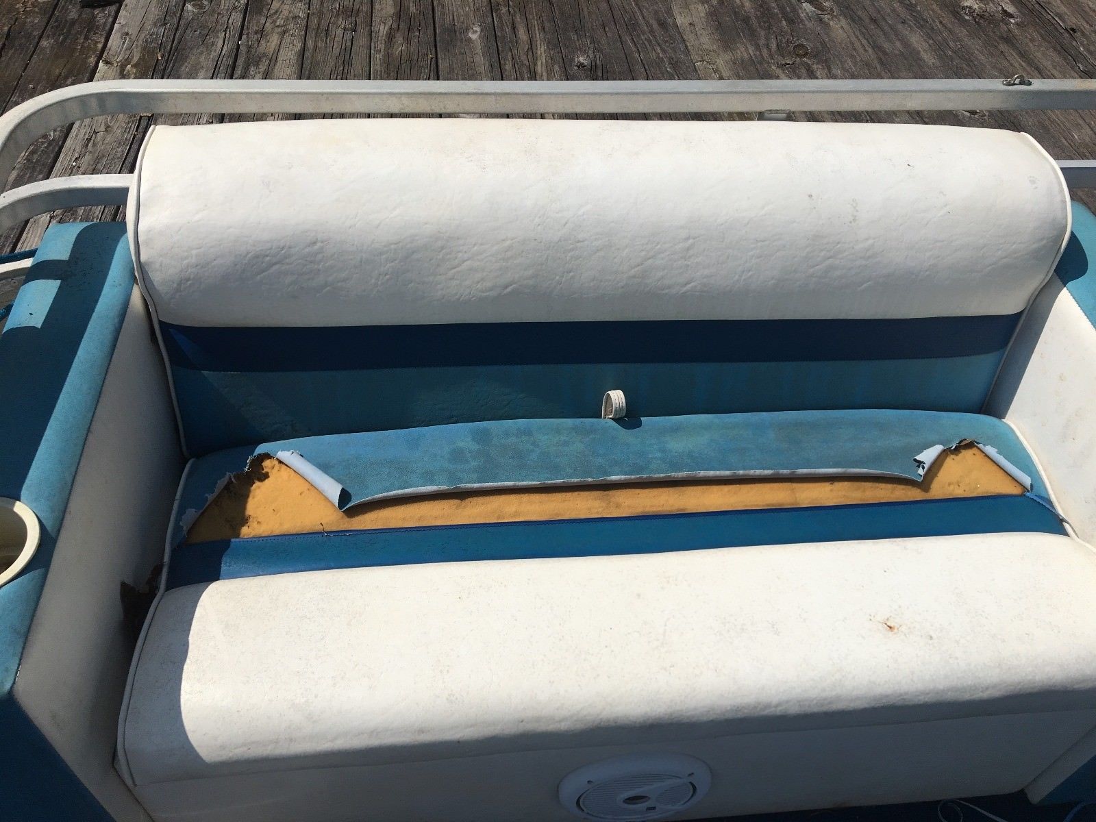 Crest Pontoon 1988 for sale for $6,500 - Boats-from-USA.com