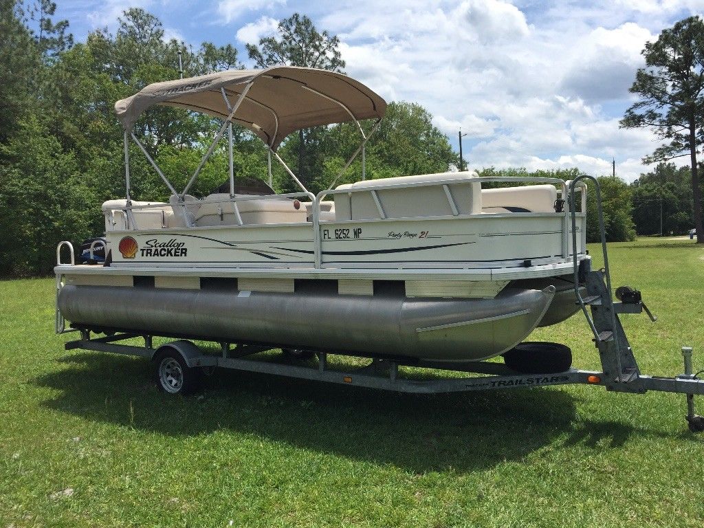 Sun Tracker Party Barge 21 2004 for sale for $9,500 - Boats-from-USA.com