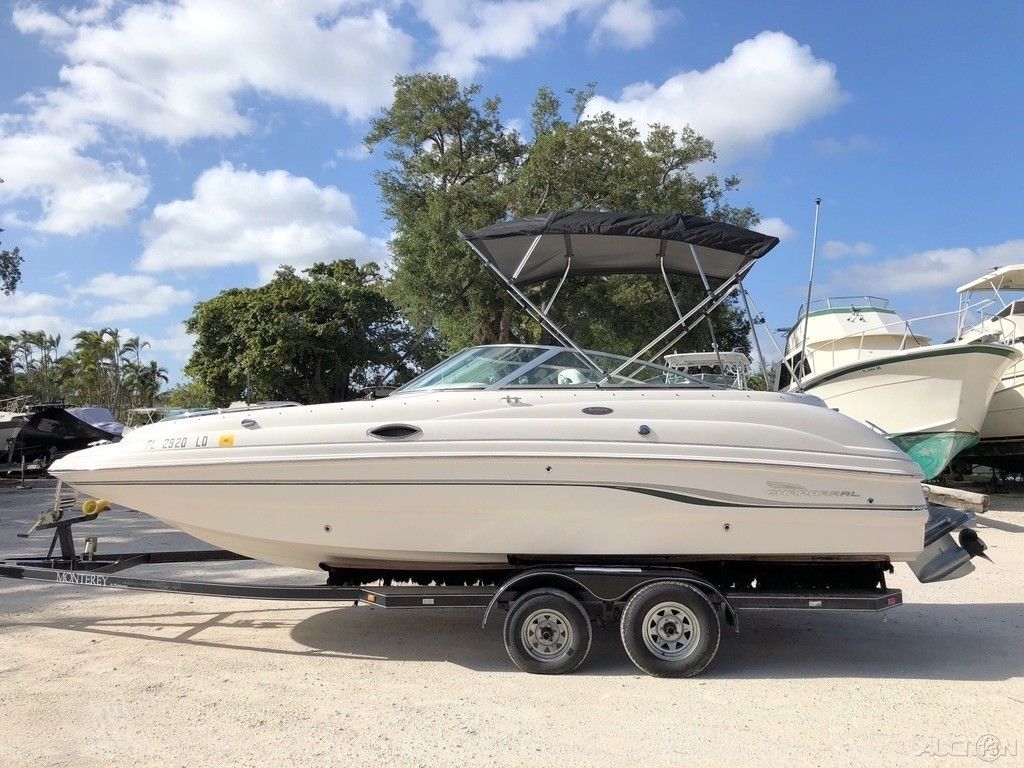 CHAPARRAL 233 SUNESTA 2000 for sale for $8,700 - Boats-from-USA.com