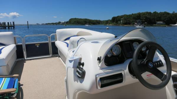 Fundeck Hurricane 216 2011 for sale for $22,900 - Boats-from-USA.com