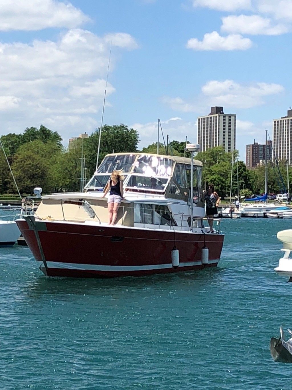 1968 chris craft cavalier yacht 36'