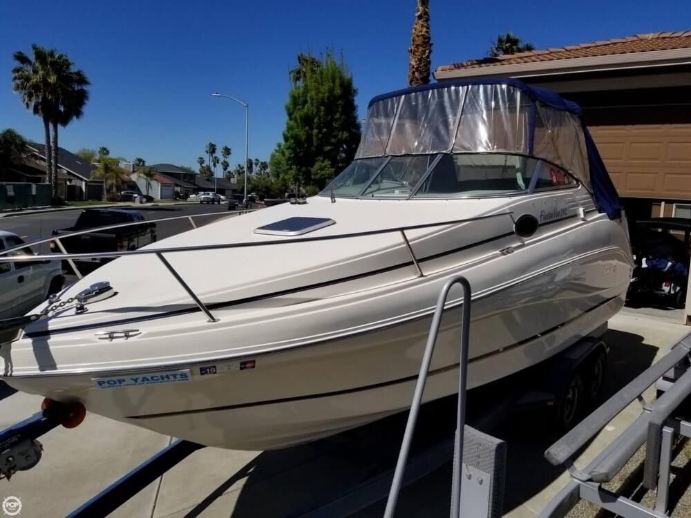 Rinker 242 Fiesta Vee 2000 for sale for $26,500 - Boats-from-USA.com