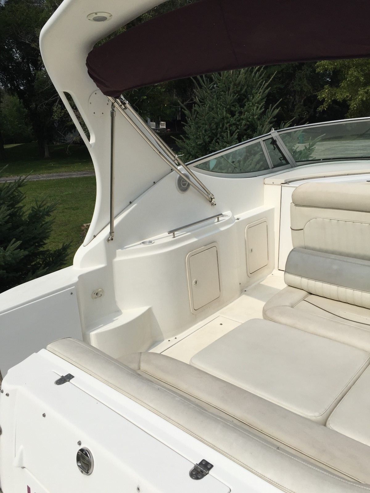 1997 cruisers yachts 3075