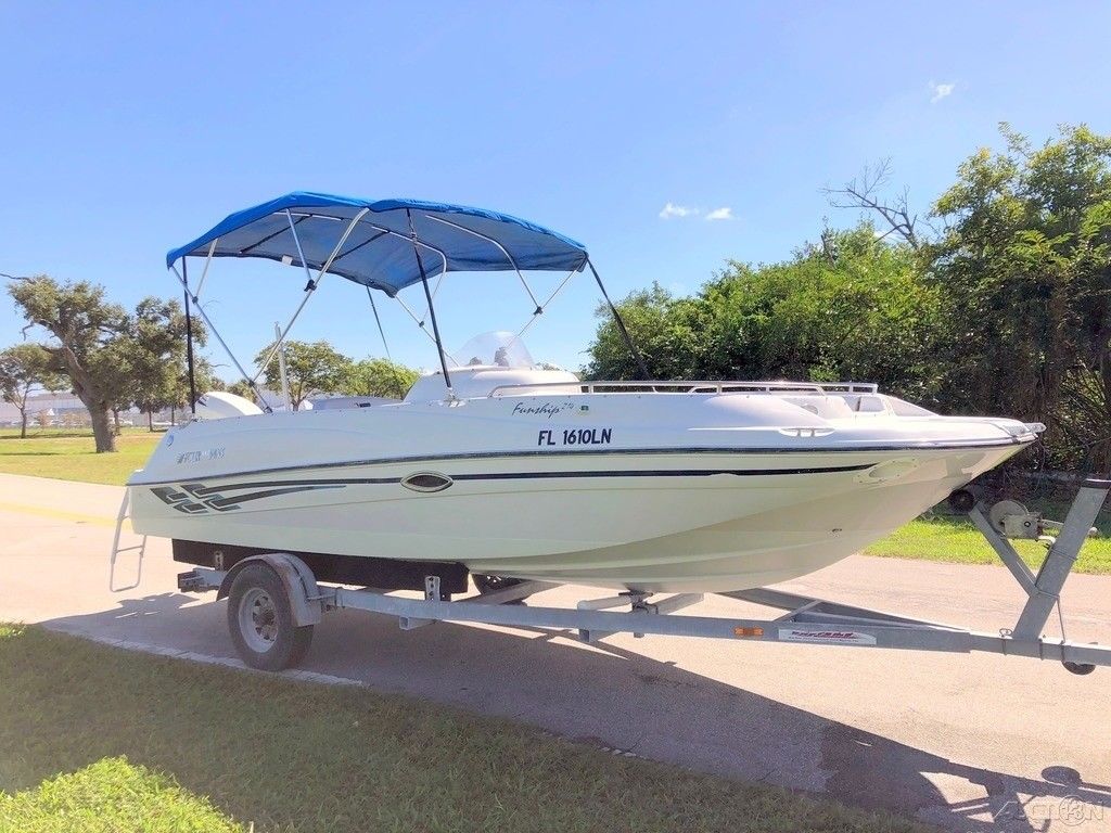 FOUR WINNS FUNSHIP 214 2001 for sale for $9,700 - Boats-from-USA.com