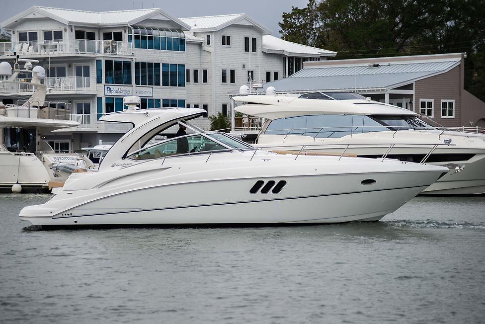 cruisers yachts 380 express for sale