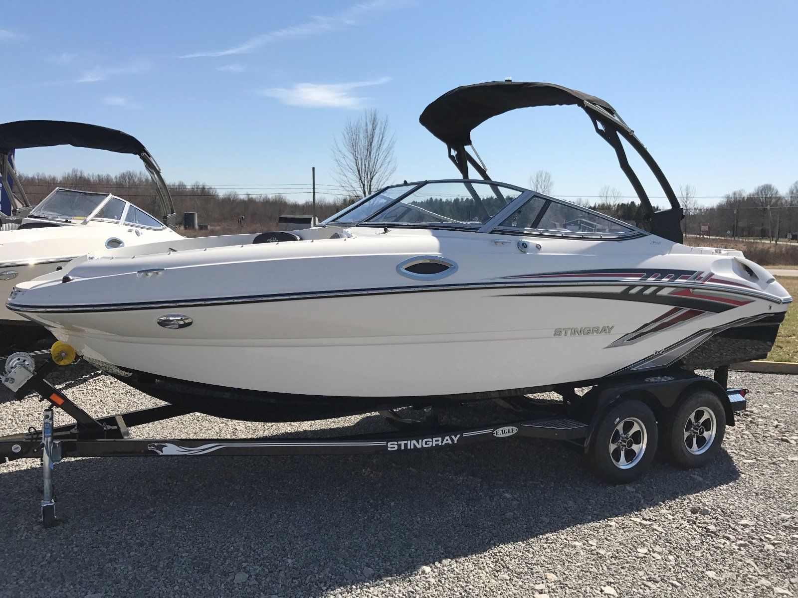 Stingray 215lr 2017 for sale for $46,000 - Boats-from-USA.com