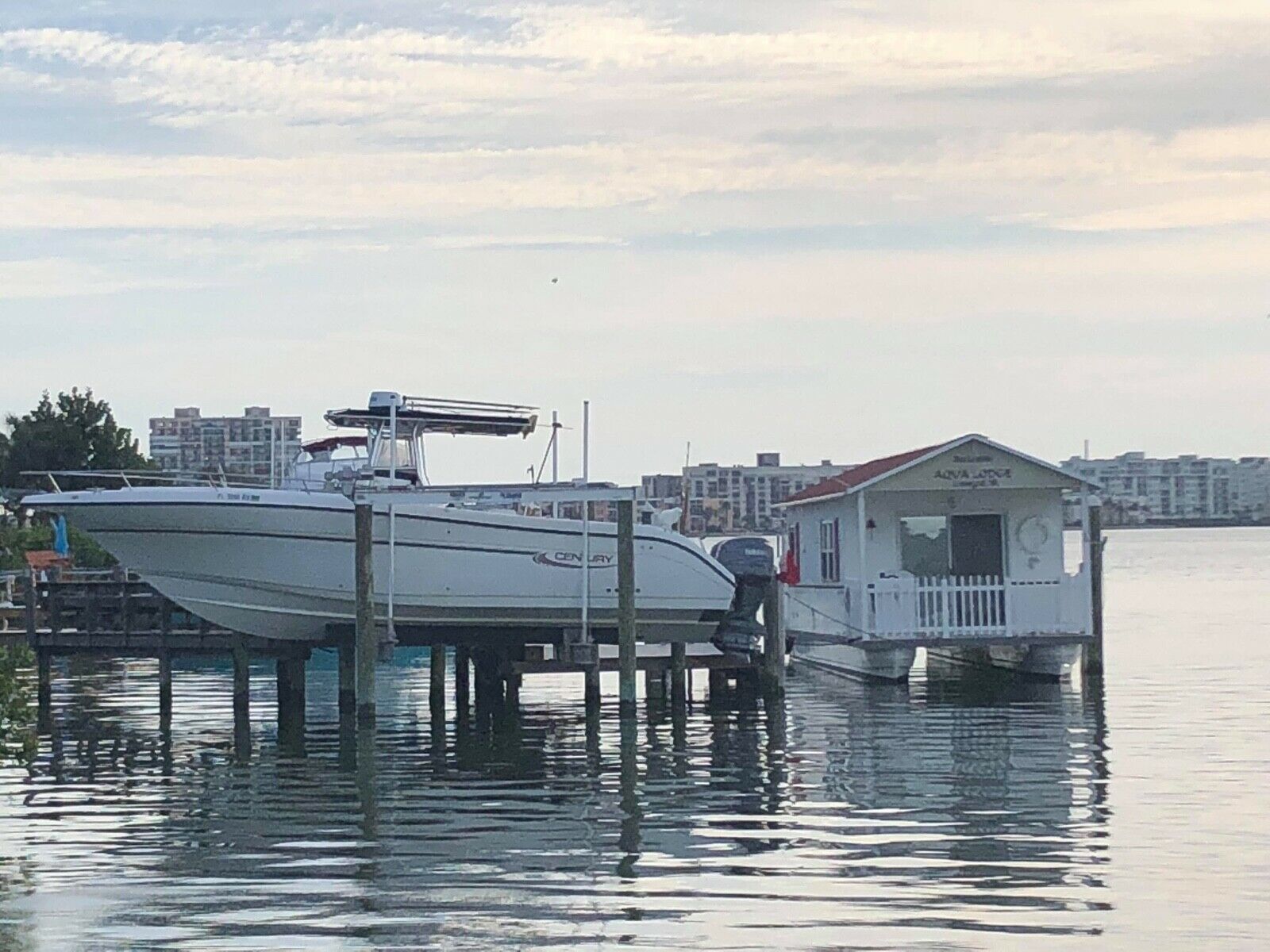 catamaran cruisers aqua lodge 2006 for sale for $60,000