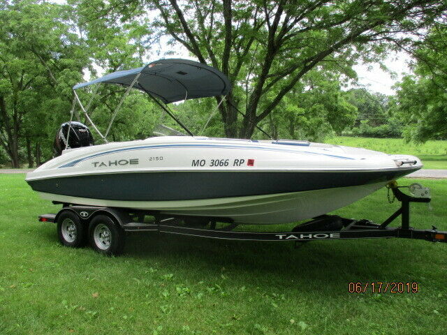 TAHOE 2150 DECK BOAT W/ MERC 200HP AND A FACTORY TRAILER AND COVER