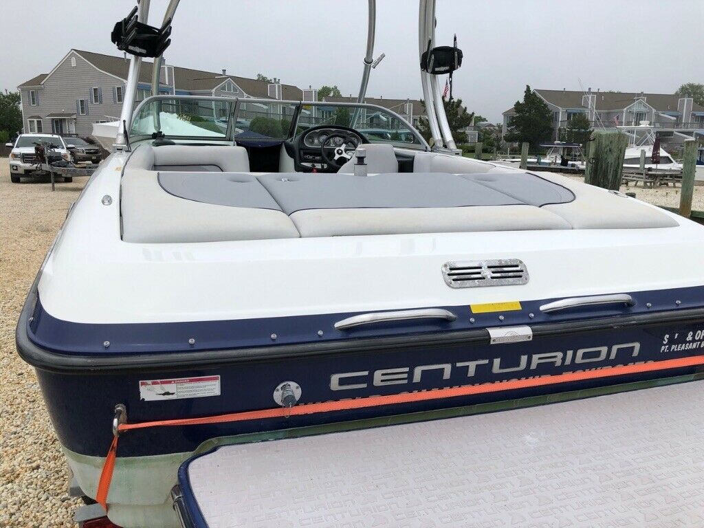 2001 centurion boat