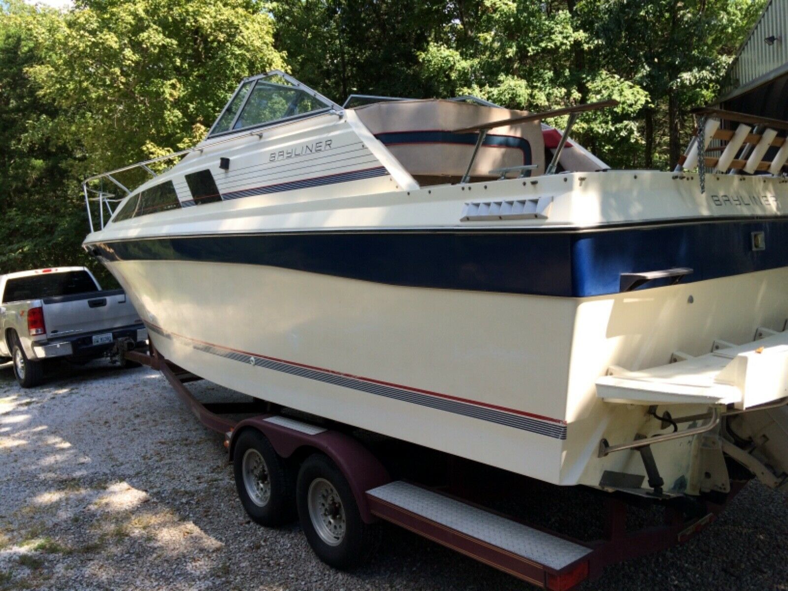 Bayliner 2750 1985 for sale for $1,000 - Boats-from-USA.com