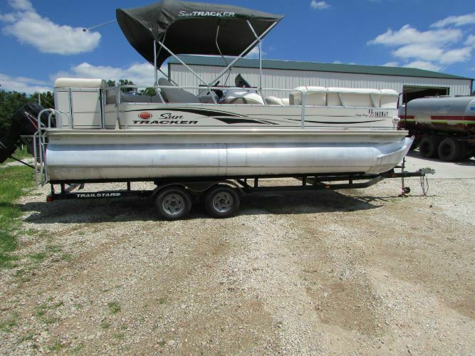 SUN TRACKER PARTY BARGE 22 REGENCY EDITION TRI TOON! 2004 for sale for ...