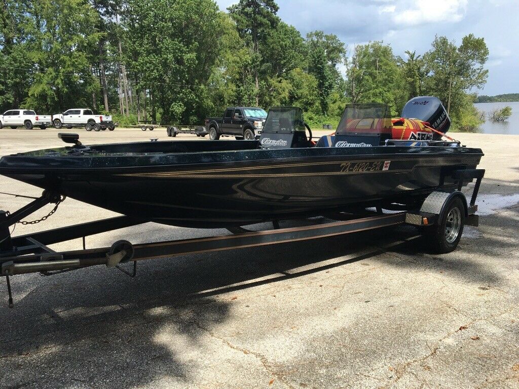 Champion 1991 for sale for $1 - Boats-from-USA.com