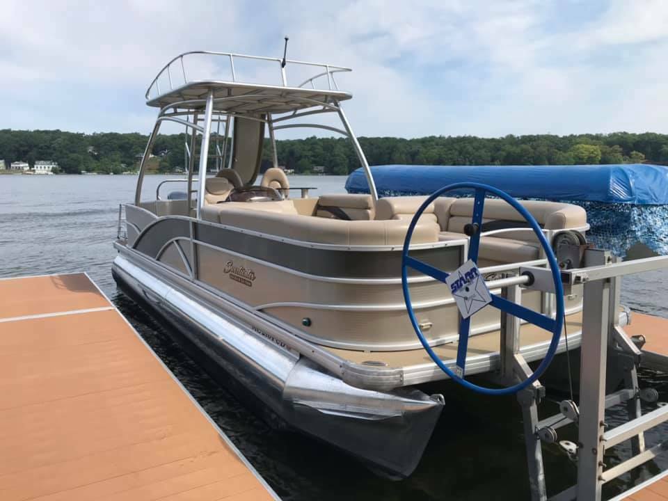 GODFREY SWEETWATER 255SD SLIDE BOAT / SWIM ROOF 2015 for sale for 44,995