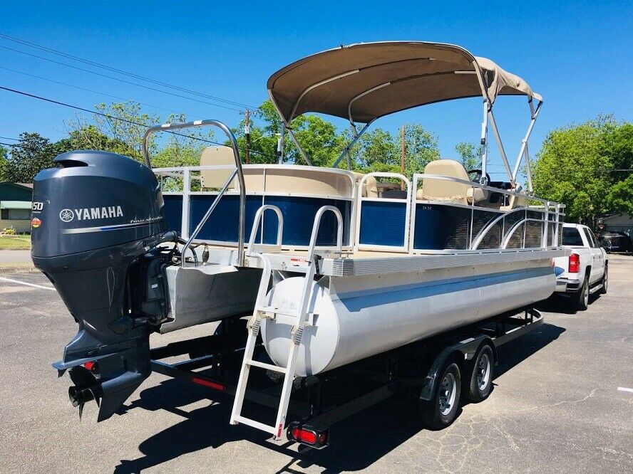 Bennington 24SF Tritoon 2012 for sale for 12,000