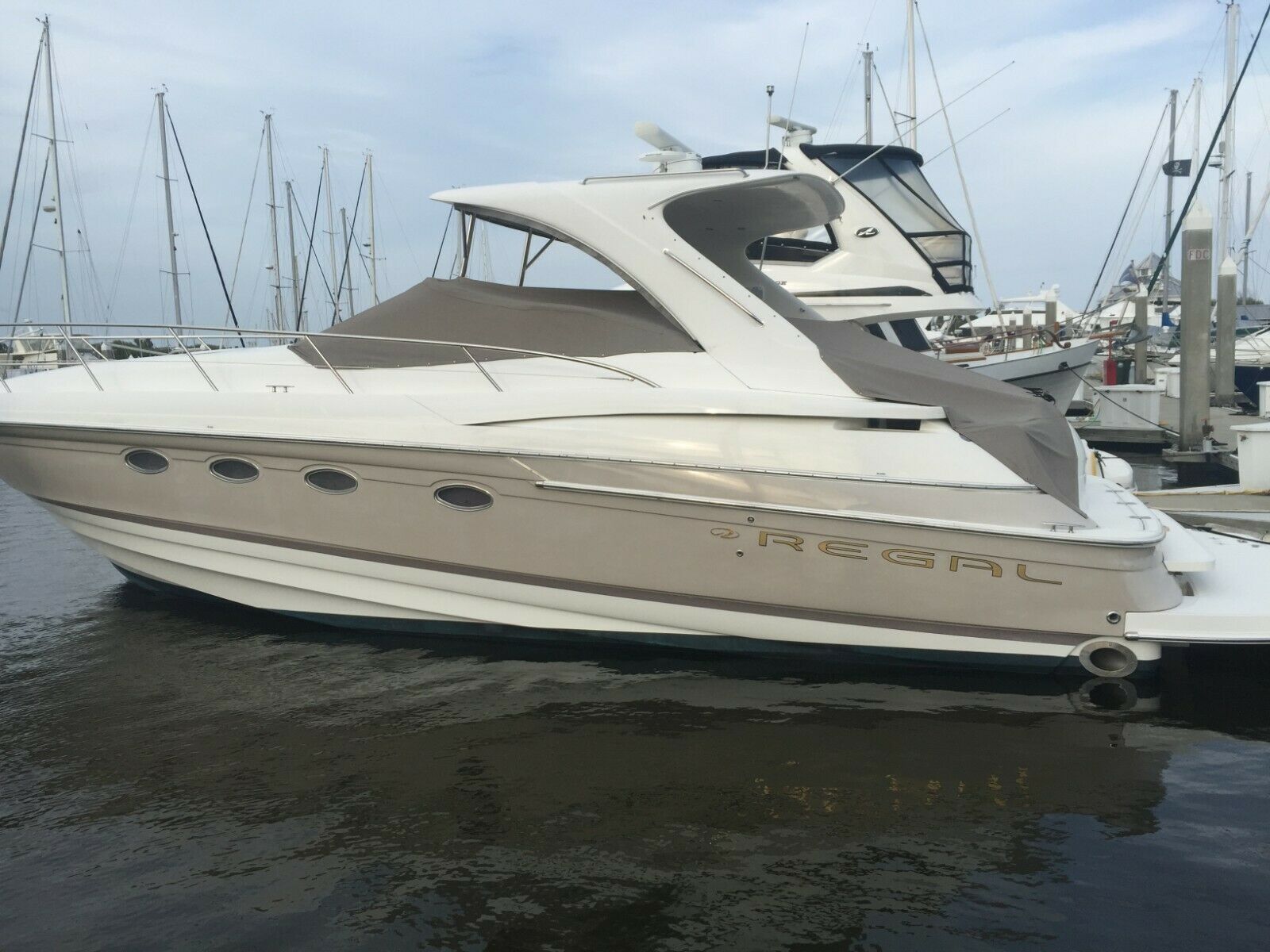 Regal 4260 Commodore 2003 for sale for $160,000 - Boats-from-USA.com