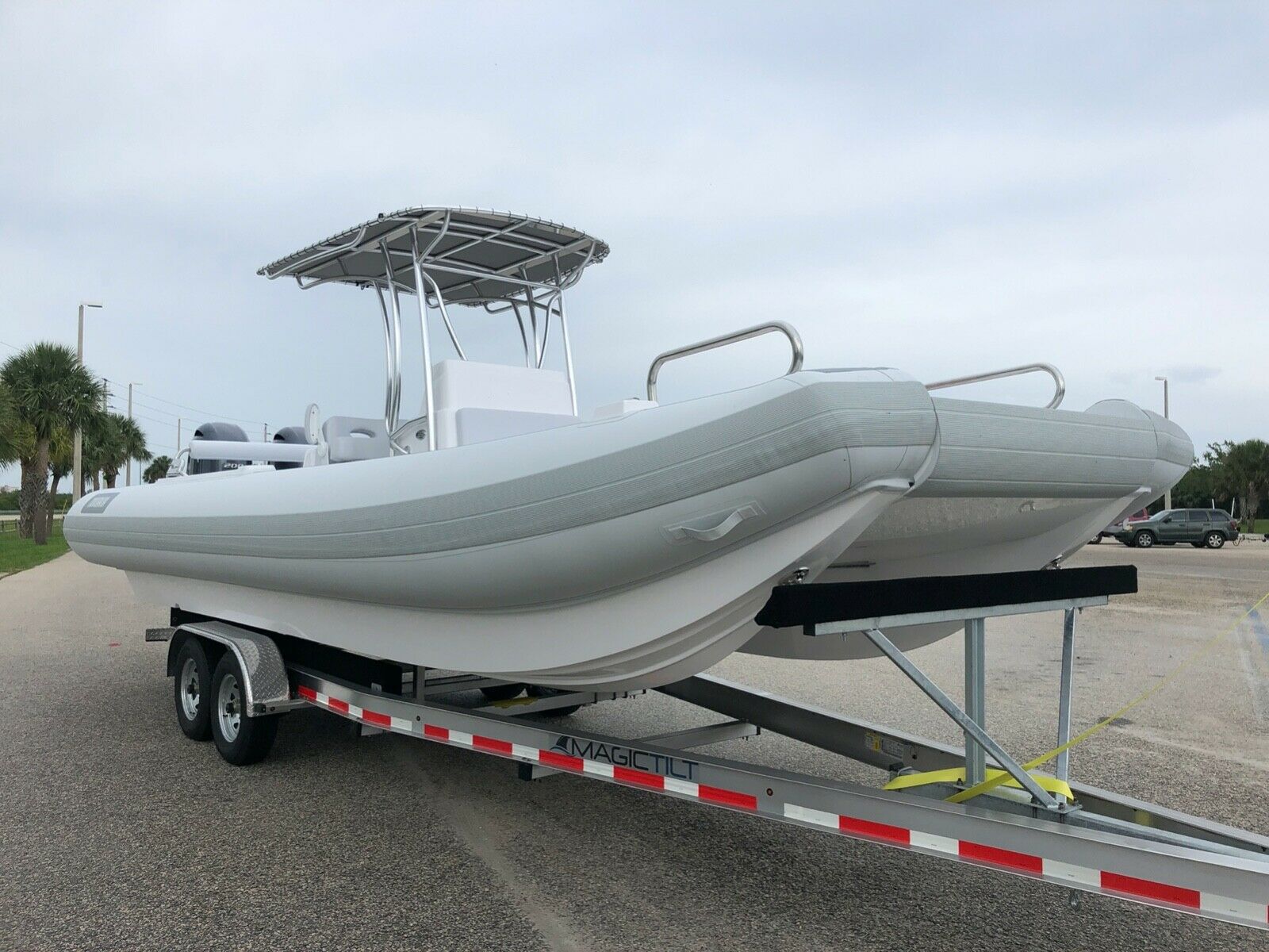 28 foot catamaran center console