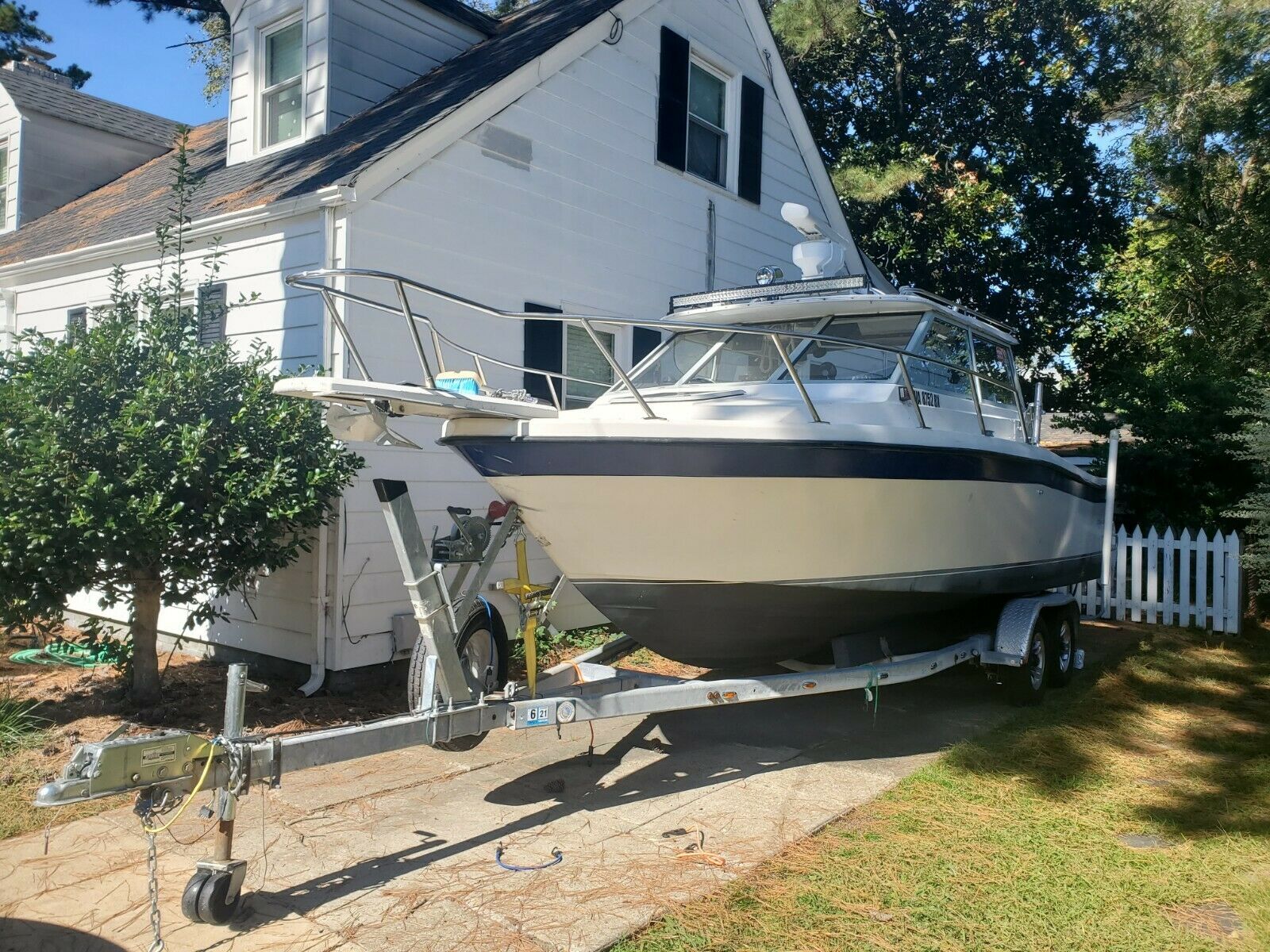 Bayliner Trophy 2460 1987 for sale for $3,500 - Boats-from-USA.com