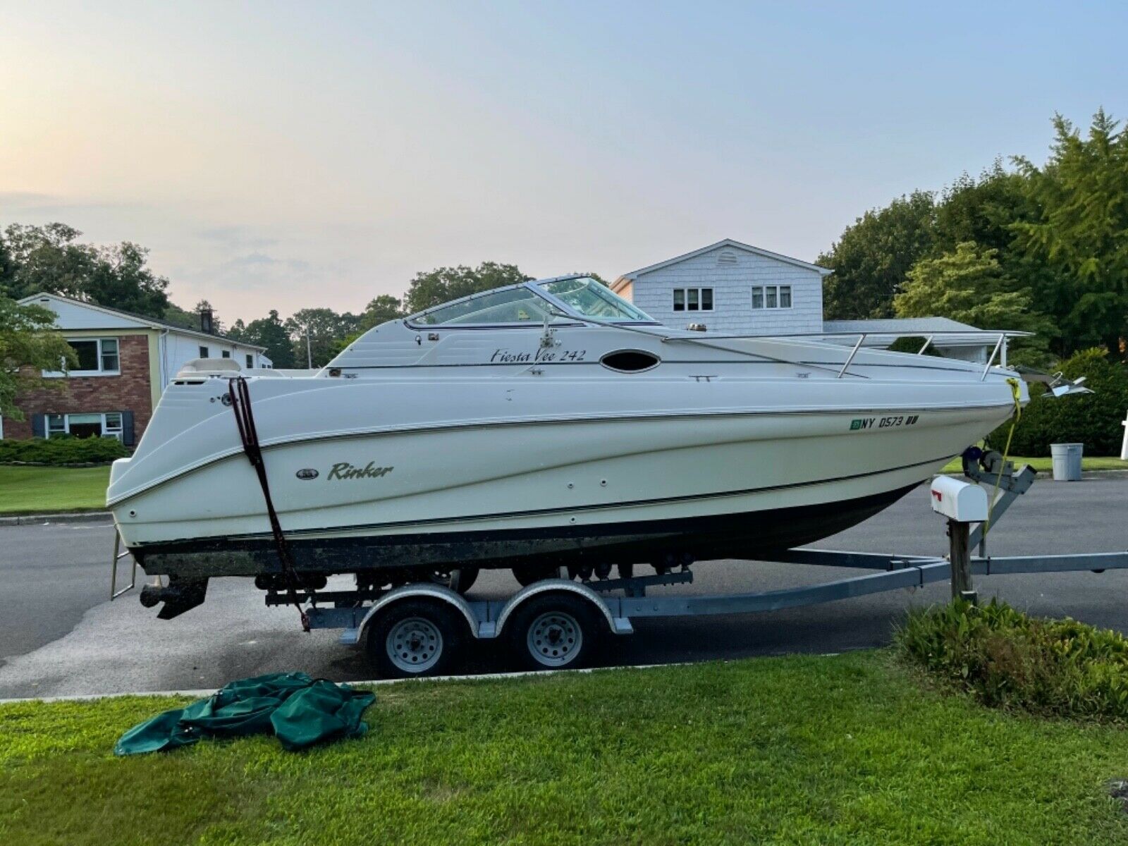 Rinker 242 Fiesta Vee 2000 for sale for $6,500 - Boats-from-USA.com