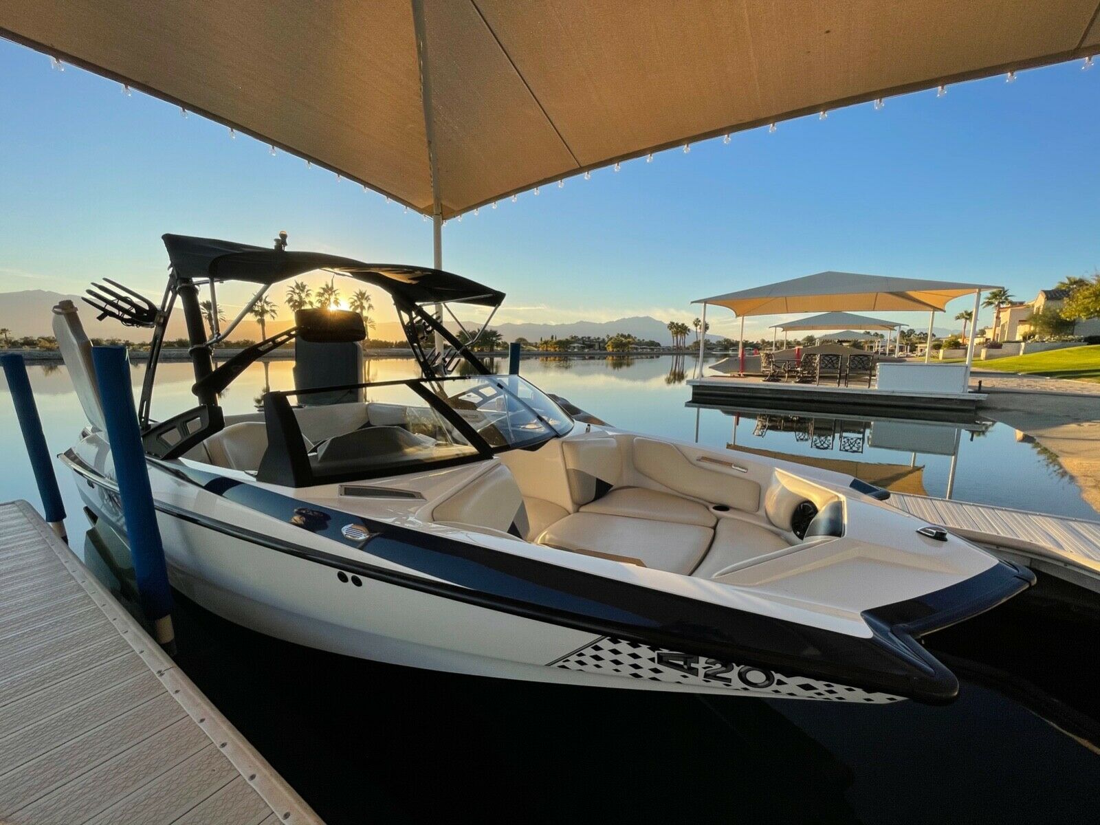 AXIS A20 Performance Ski/Wakeboard Boat