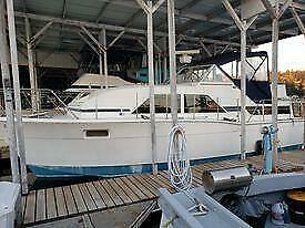 Chris Craft Double Cabin 35' Cruiser Located In Gig Harbor, WA