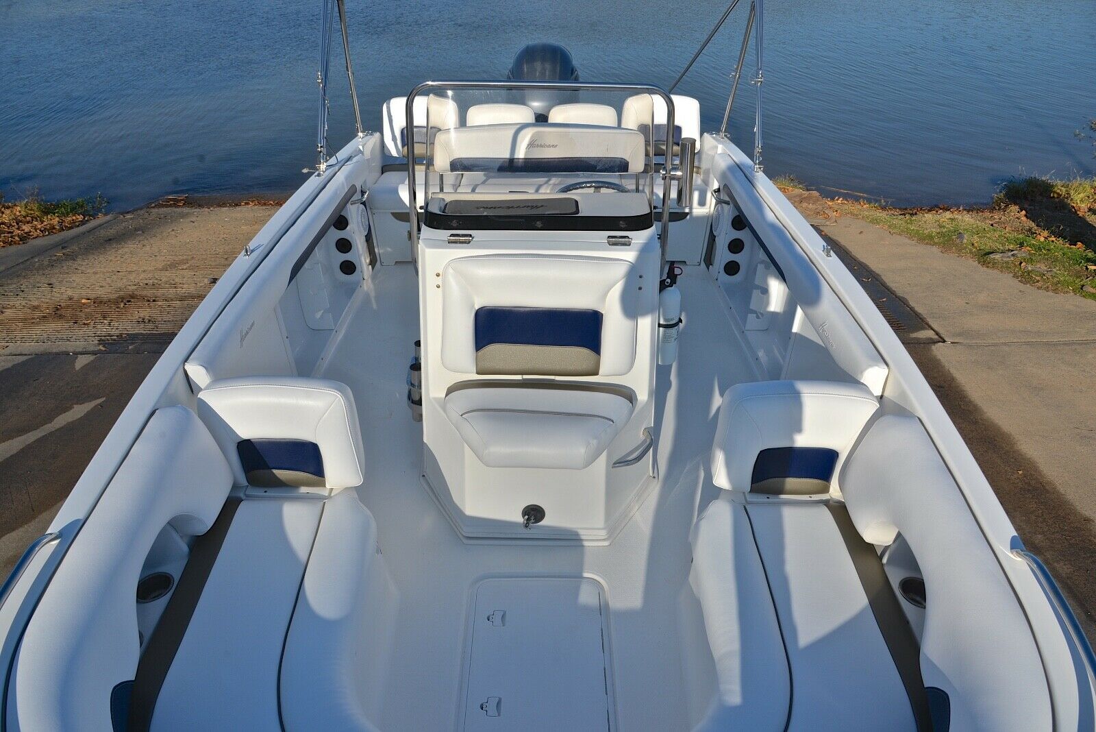 HURRICANE CC19 LOADED ... VERY CLEAN... ONLY 130 HOURS 2016 for sale ...