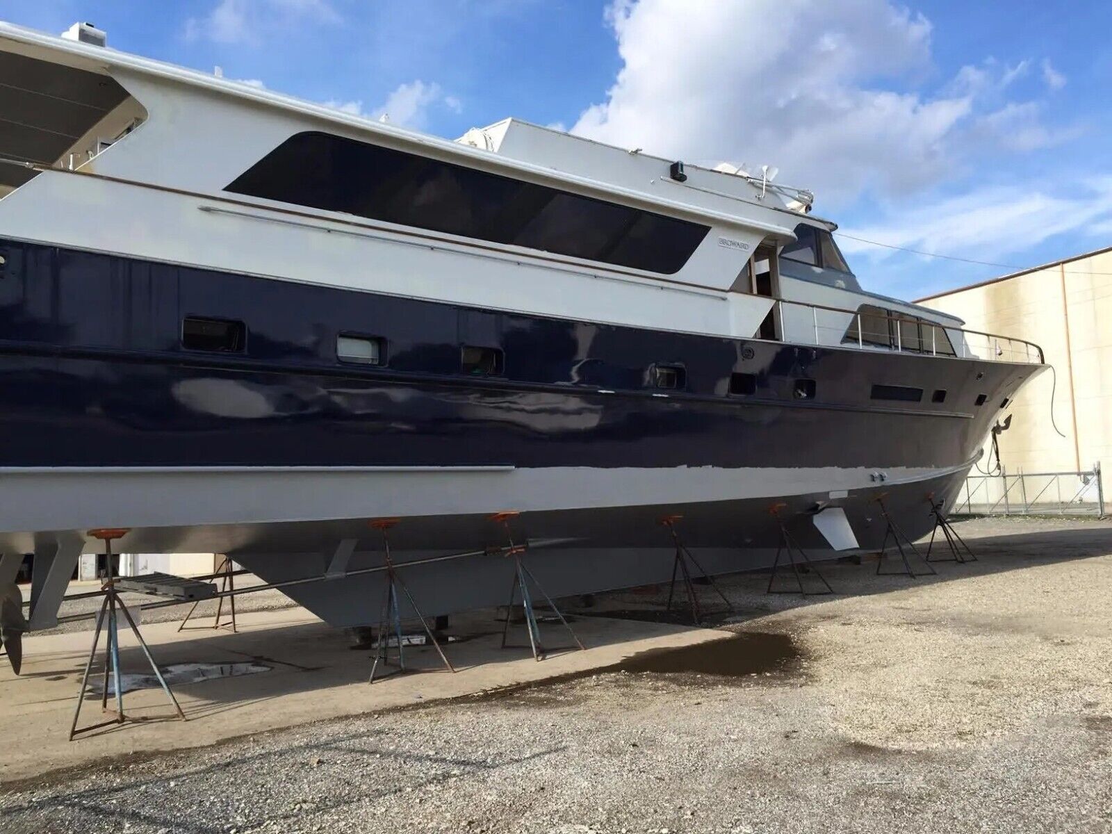 broward raised bridge motor yacht