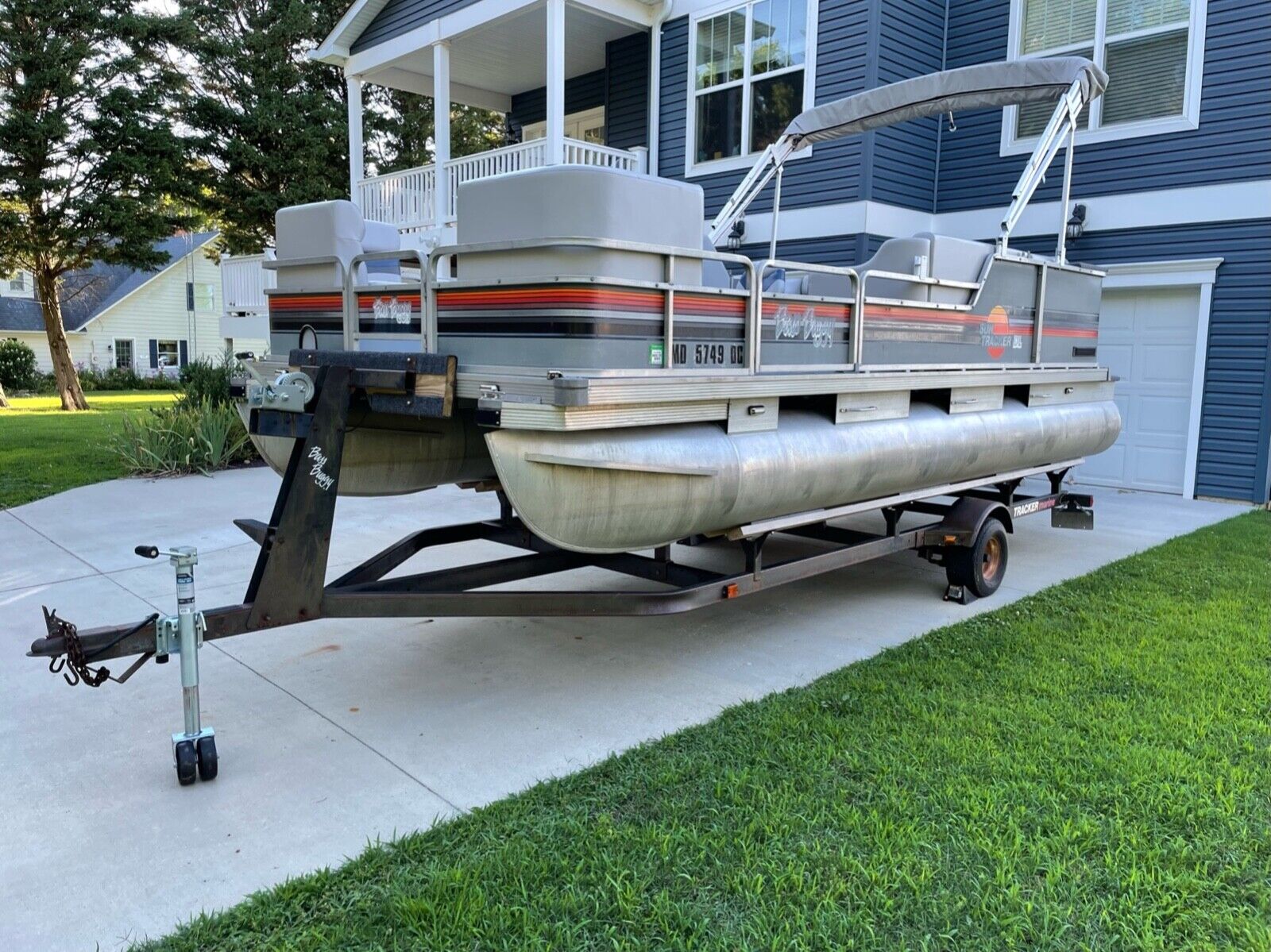 20 Ft Sun Tracker Pontoon Boat Restored With Trailer No Reserve 1989 For Sale For 8000