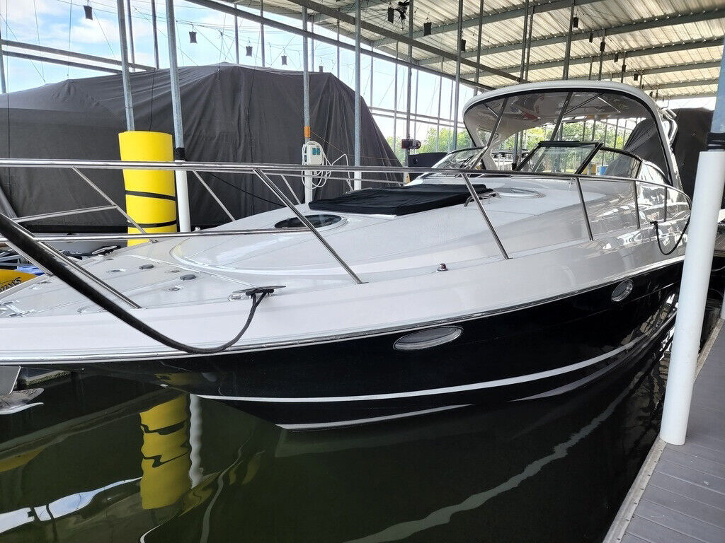 2014 Regal 38 Express Cruiser Used 2014 for sale for $375,000 - Boats ...