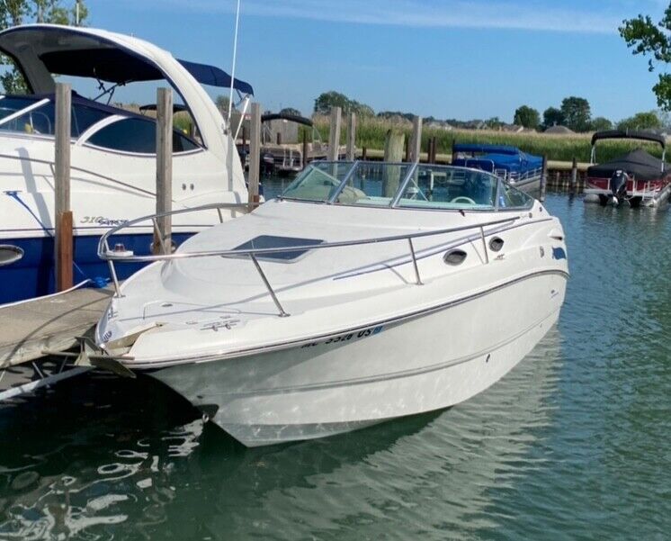 BEAUTIFUL 2003 CHAPARRAL 240 CABIN CRUISER 5.7L BATHROOM,KITCHEN,REAR ...