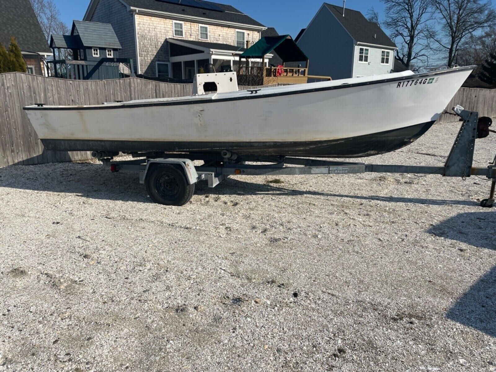 Pro Liner 20ft 1977, Needs Paint. Hull Only Trailer Inclu