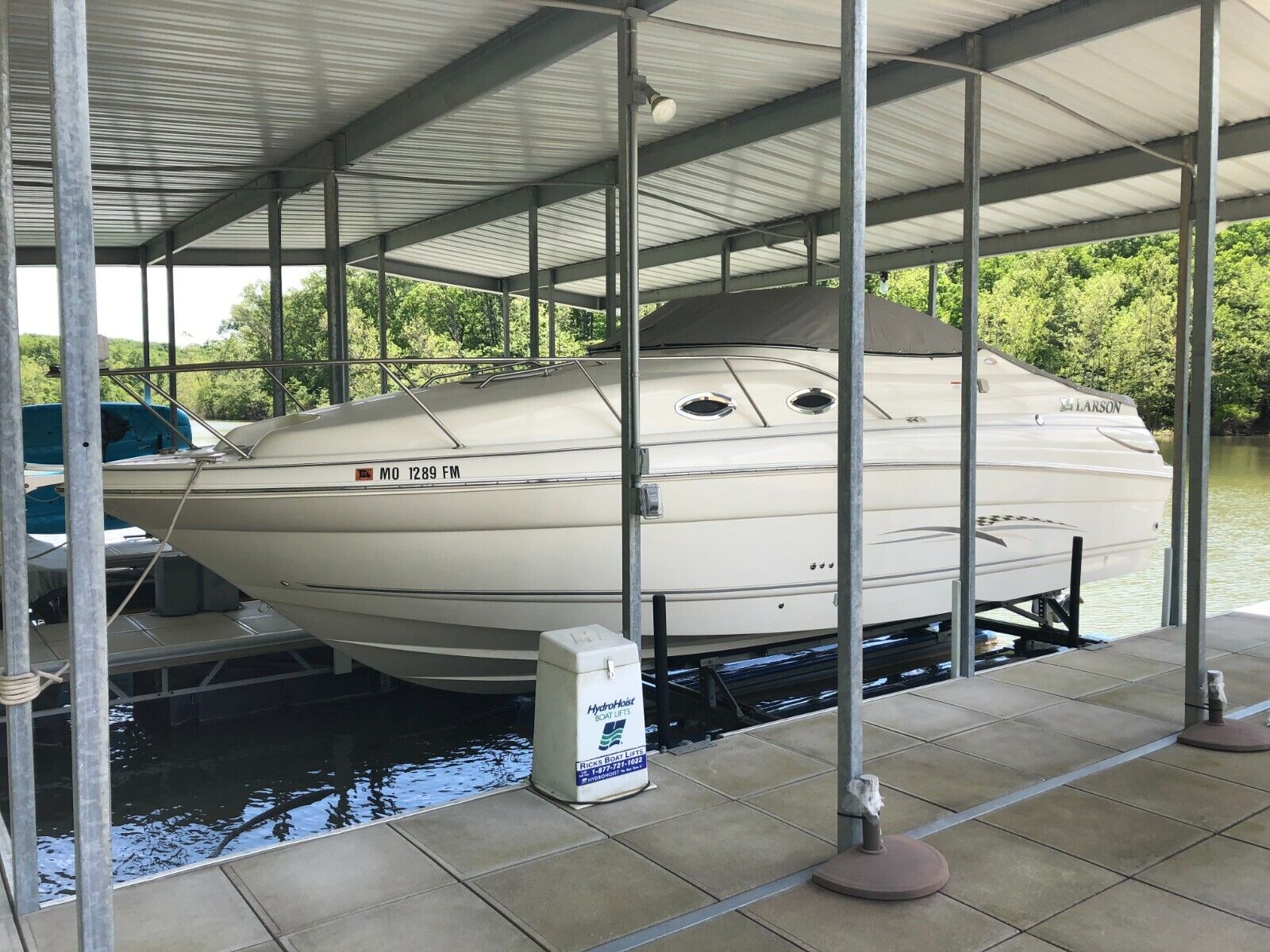 2007 Larson 260 Cabrio Cabin Cruiser With Low Hours (140) - W/ Custom ...