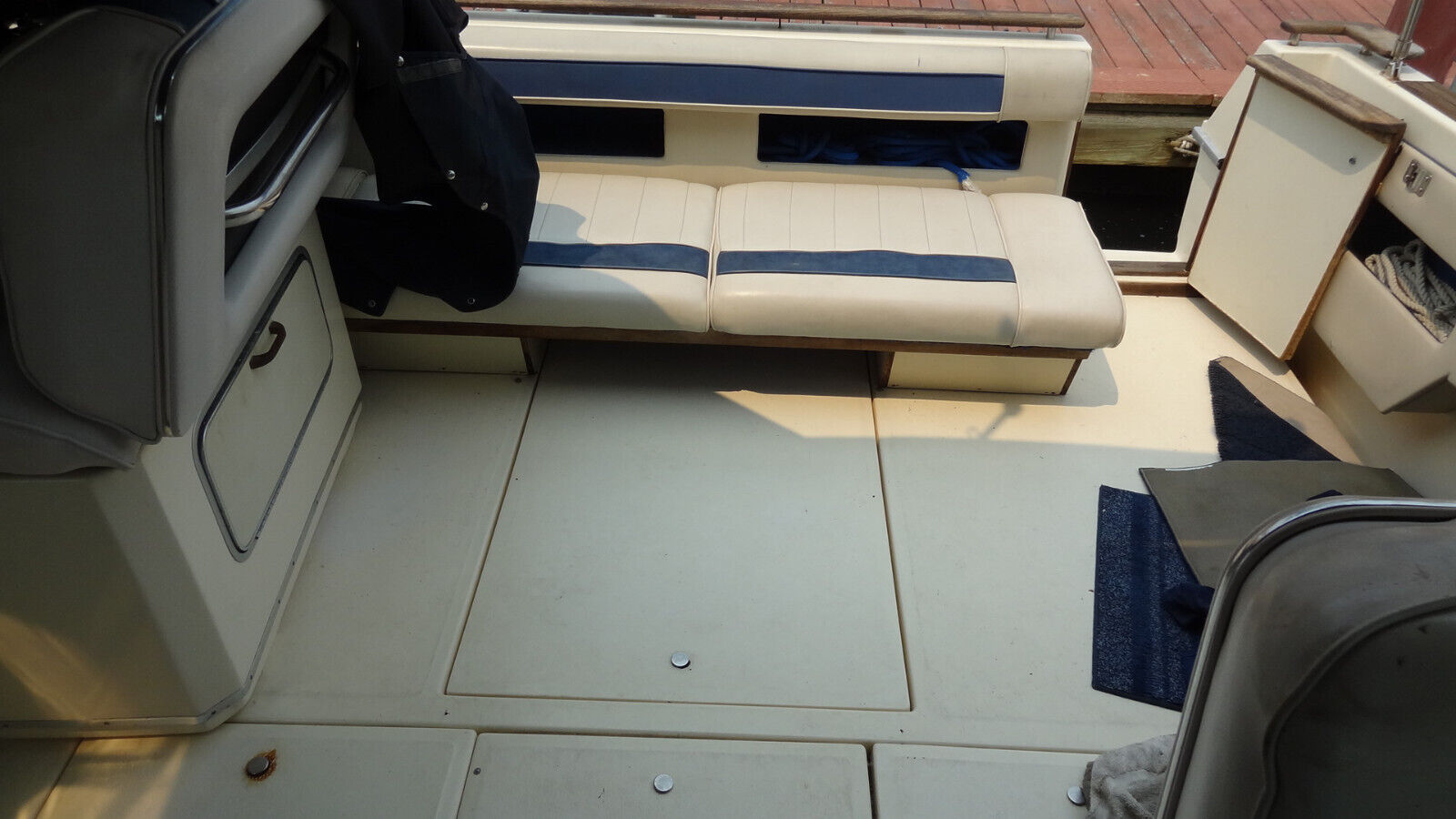 1988 Sea Ray Weekender 30' Cabin Cruiser - Twin Inboard 350 V8 Merc ...