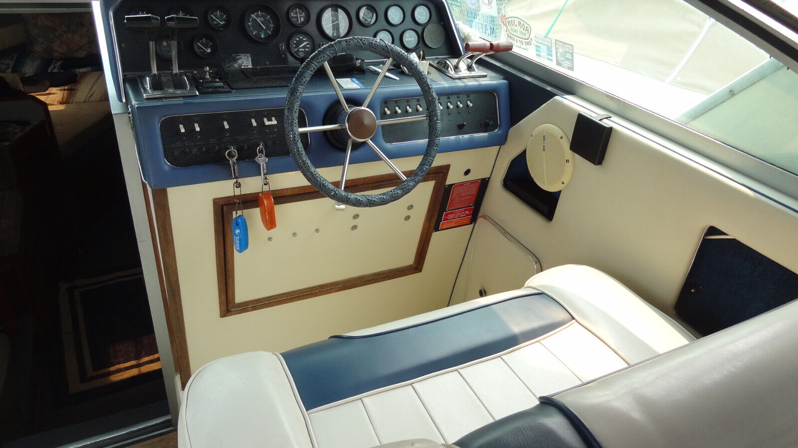 1988 Sea Ray Weekender 30' Cabin Cruiser - Twin Inboard 350 V8 Merc ...