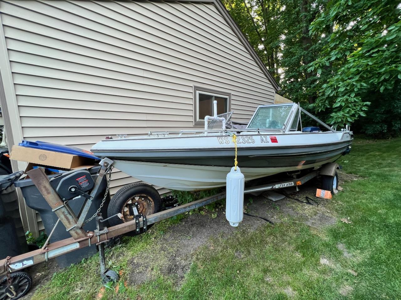 1986 Sierra 17' Boat Located In Waukesha, WI Has Trailer 1986 for