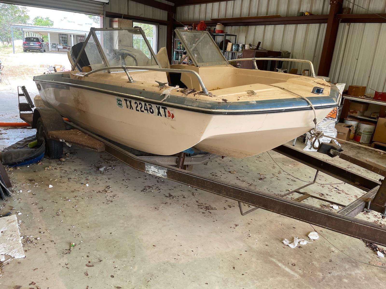 1972 Glastron 16' Boat Located In Brownwood, TX Has Trailer 1972 for