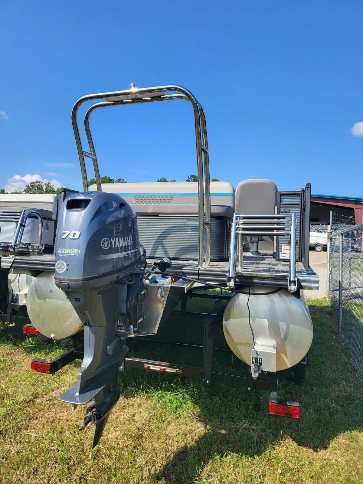 Qwest Pontoon Boat 818 Lanai LT With Yamaha F70 Fourstroke And Trailer